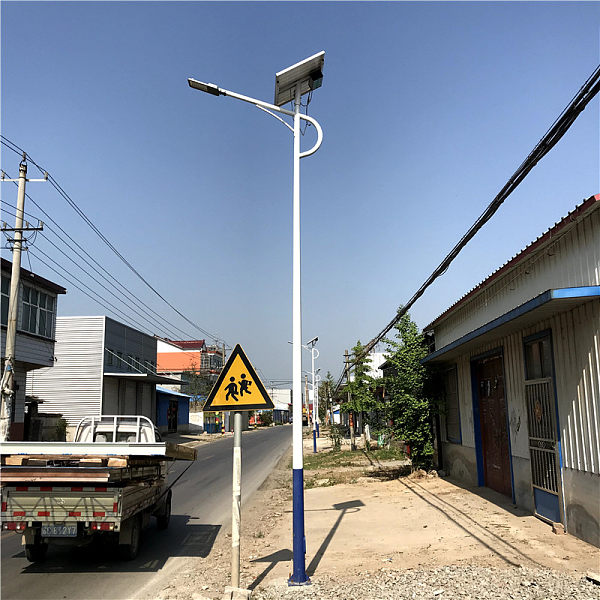 6米新农村太阳能路灯