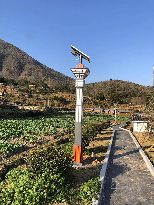 太阳能庭院灯