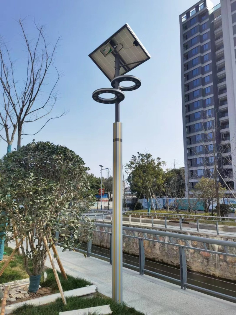 太阳能庭院灯