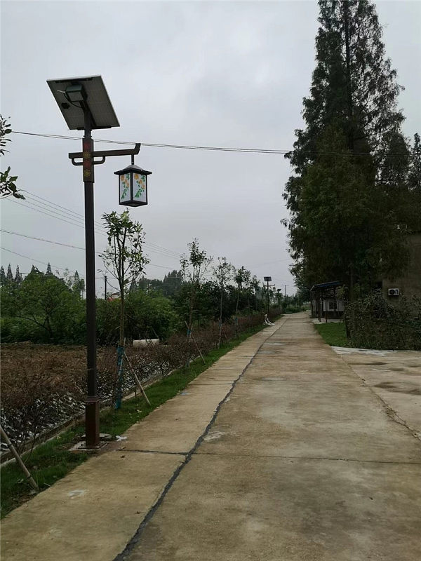 3.5米太阳能仿古路灯