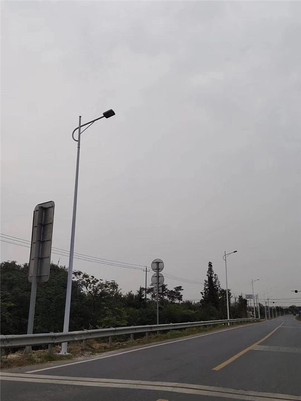 9米150瓦市电海螺壁